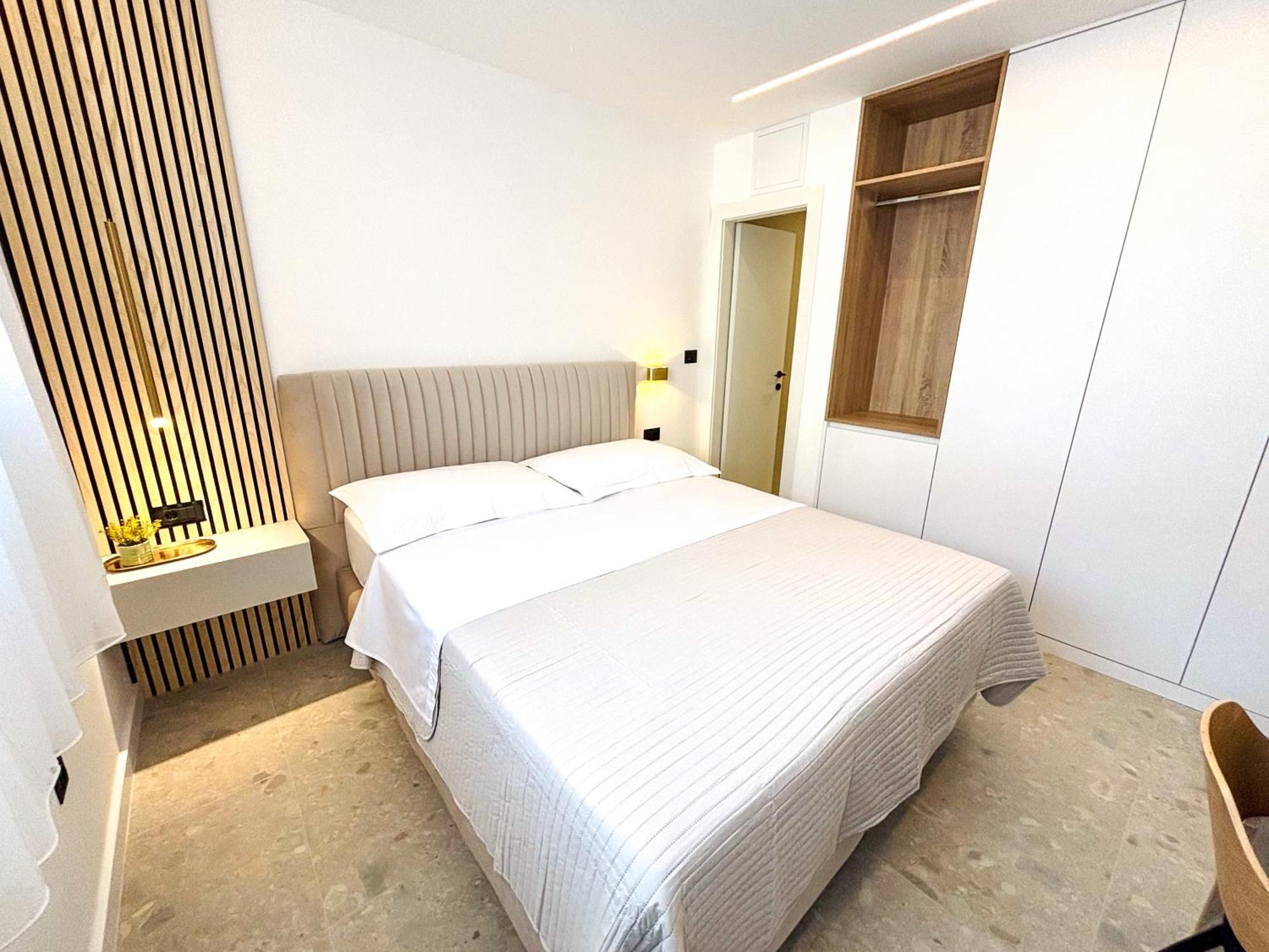 Marthinis Luxury Suites Split Exterior photo
